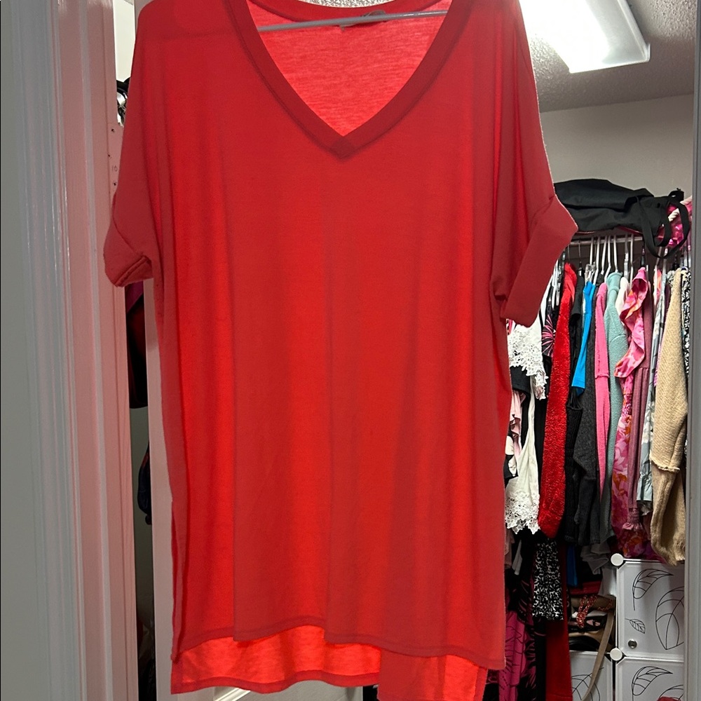 Zenana Scarlet V-Neck Tee W/slit on each side - GENTLY USED